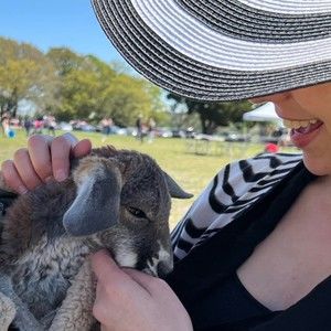 Meet your Posher, Rebecca